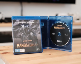 Mandolorian Season 1 Custom Blu-ray Cover and Disk Label (DIGITAL DOWNLOAD ONLY)