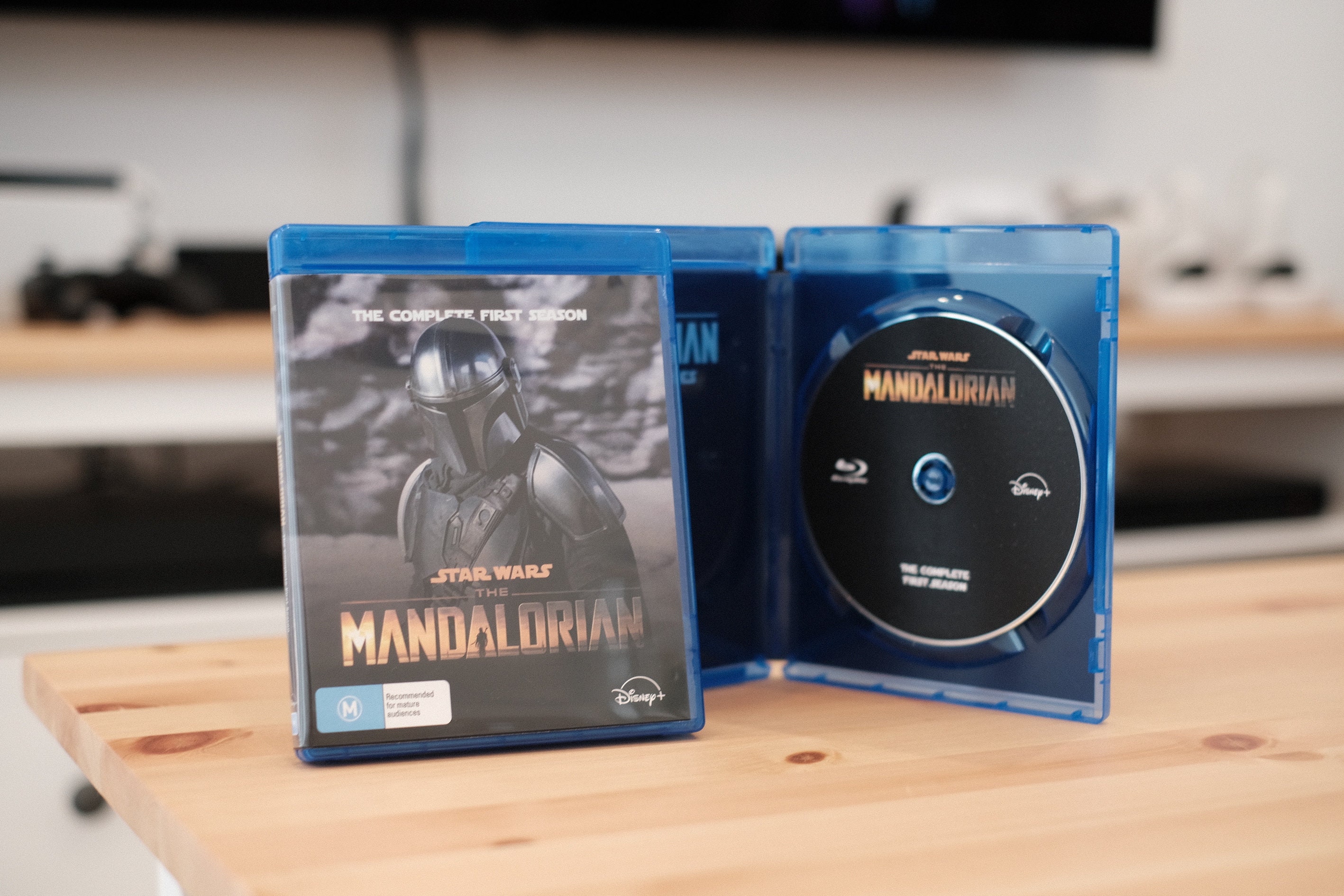 The Mandalorian 4K - WTF is this? : r/4kbluray