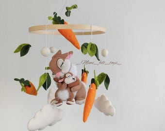 Konijntje baby mobiel voor wieg, vilten konijn, babykamer mobiel, bosdier kat mobiel