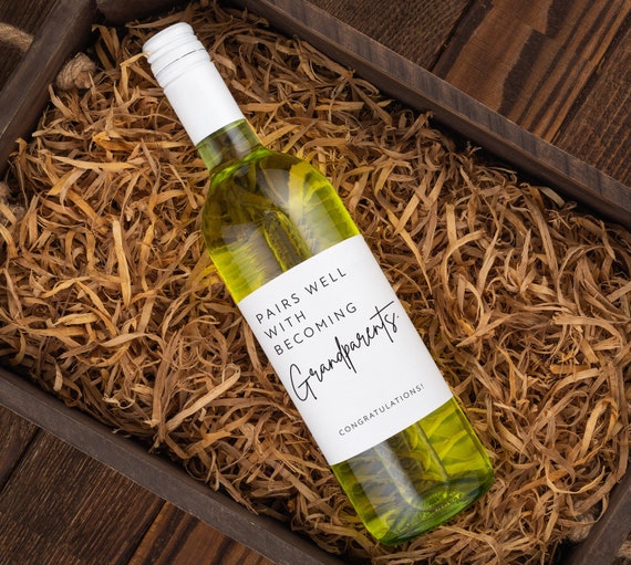 Pairs well with becoming Grandparents Wine Label, New Grandparent Gift, Grandma, Grandpa Gifts, Pregnancy Announcement Champagne Label