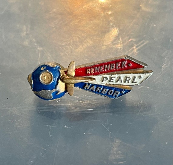Remember Pearl Harbor Pin
