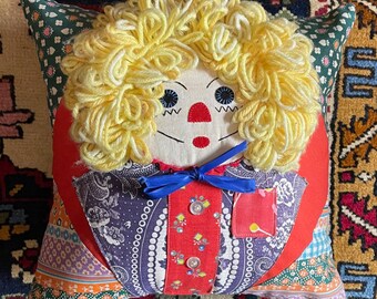 vintage handmade throw pillow Raggedy Ann Andy patchwork fabric yarn square