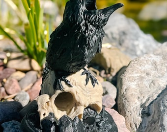 Raven Dice Tower, DnD Gothic Crow & Skull Tabletop Dice Tower