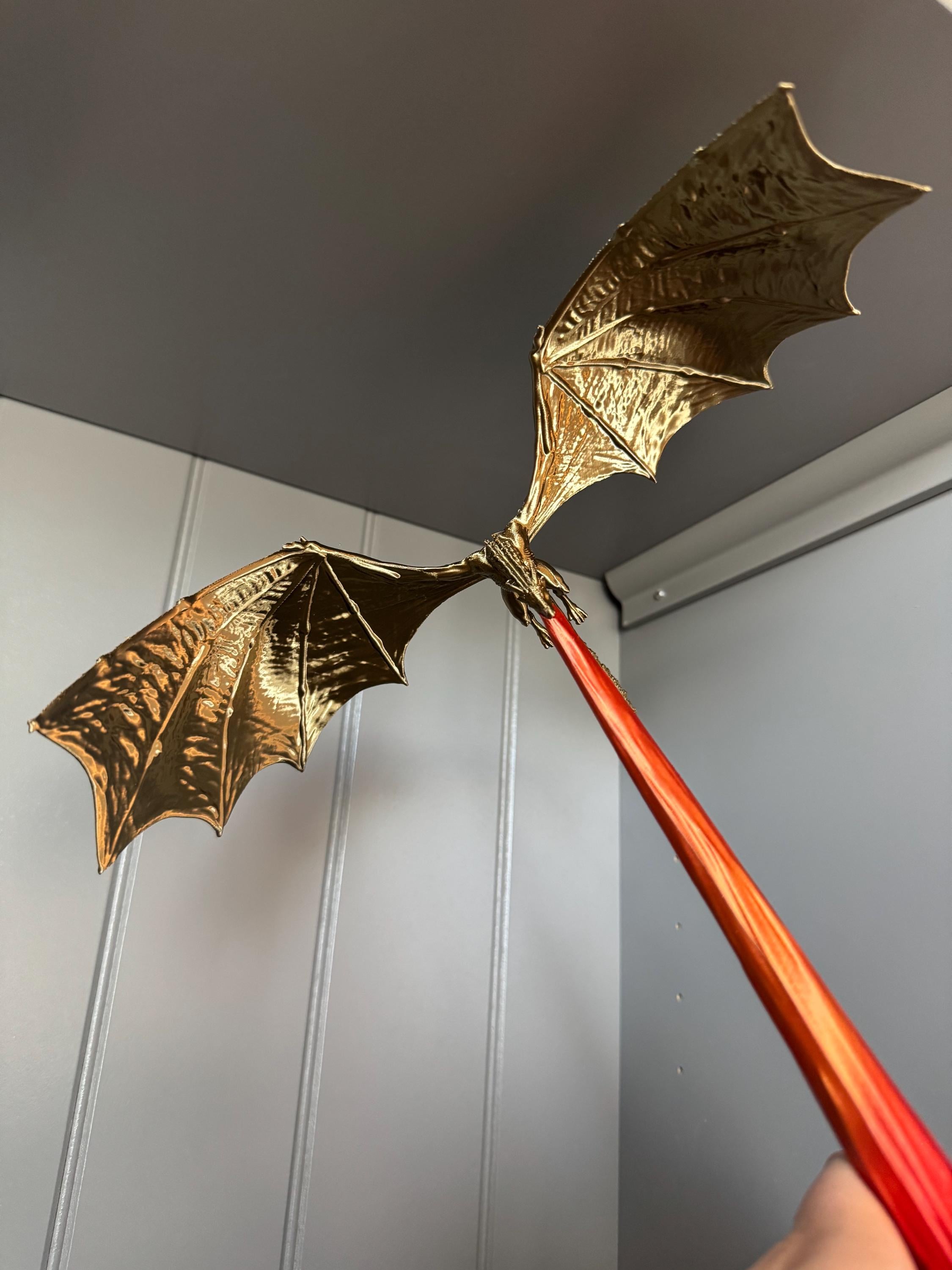 火を吐くドラゴンの本棚装飾 - 3Dプリントのファンタジーブック 