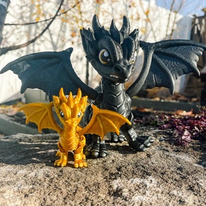 Black & Gold 3D gedruckte Drachen | Onyx Sturmdrachen | Himmelreich | Vierter Flügel | Flamme aus Eisen | Buch Drachen | Buch Drache | Sommer