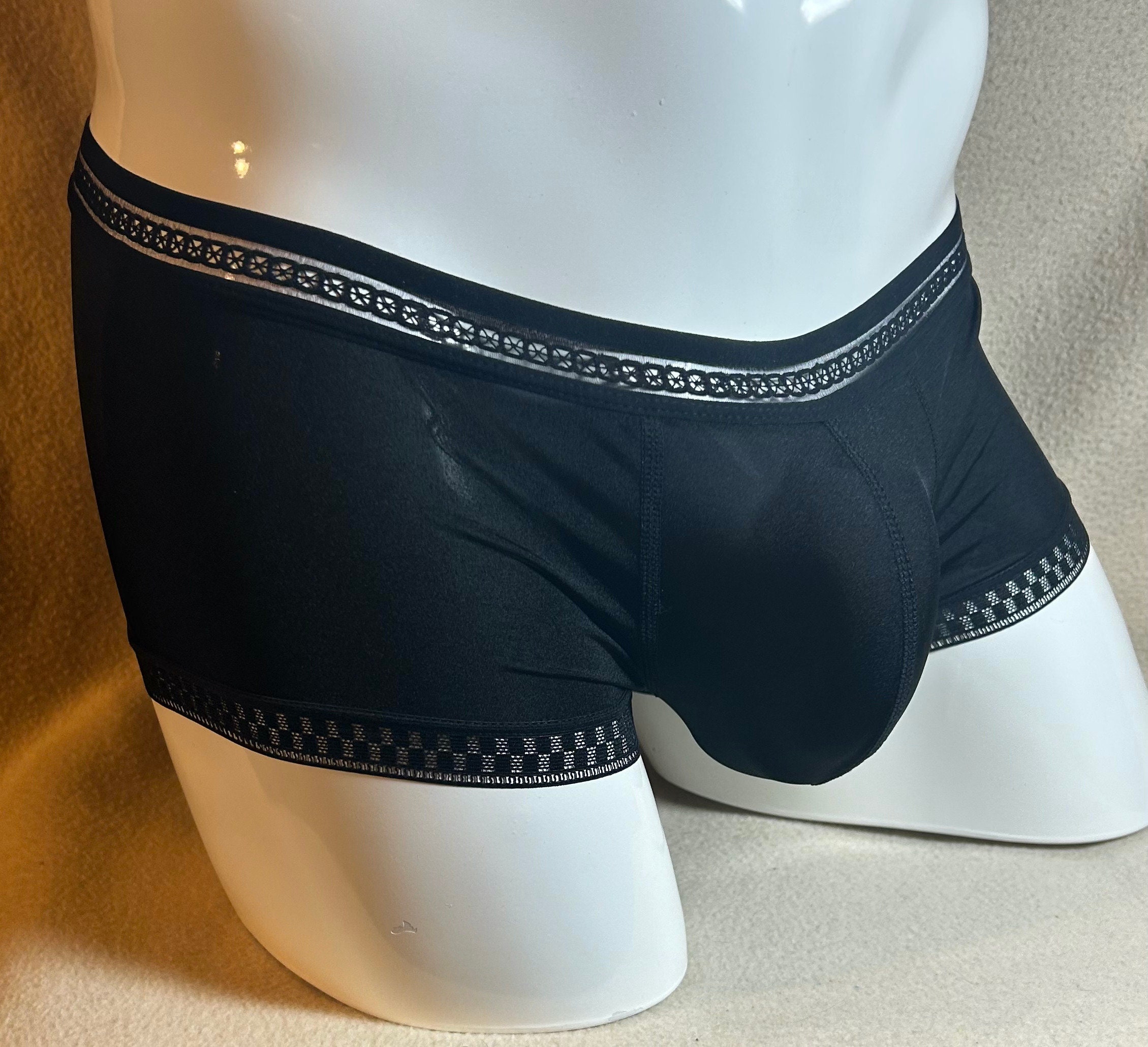 23-697 Mens Boxer briefs  XL 32" to 34" (CUT SMALL)