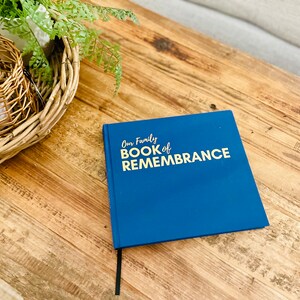 私たちの家族の追悼の書 - あなたの個人的な奇跡のための最初のコーヒーテーブルブック - 信仰、神、証言、家族。