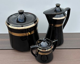 Darling Schwarz-Gold-Porzellanset aus den 1950er Jahren mit Zuckerdose mit Deckel, Sahnekännchen und Kaffee-/Teedose