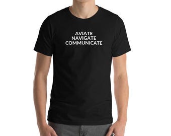 Aviate Naviate Kommunizieren T-Shirt, Pilot Shirt, Luftfahrt Geschenk, lustiges Pilot T-Shirt, Flugzeugliebhaber Geschenk, Fliegen Geschenke, cooler Slogan