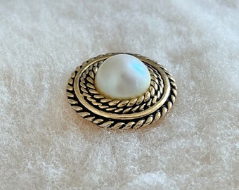 Vintage Pearl Brooch | Domed Pearl Brooch | Round Pearl Brooch | Art Deco Jewellery | Art Deco Pearl Brooch | Art Deco Pearl Jewellery