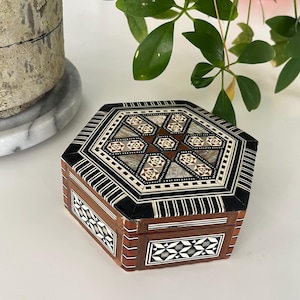 Vintage handmade Egyptian hexagonal Marquetry trinket box decorated in mother of pearl | Wooden hexagonal jewellery box | Unique gift