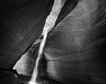 Portrait Peek-a-boo Canyon Blk/Wht for Digital Download