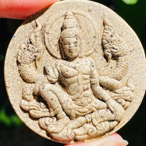Amuleto Jatukam Rammathep: Talismán tailandés de riqueza y protección