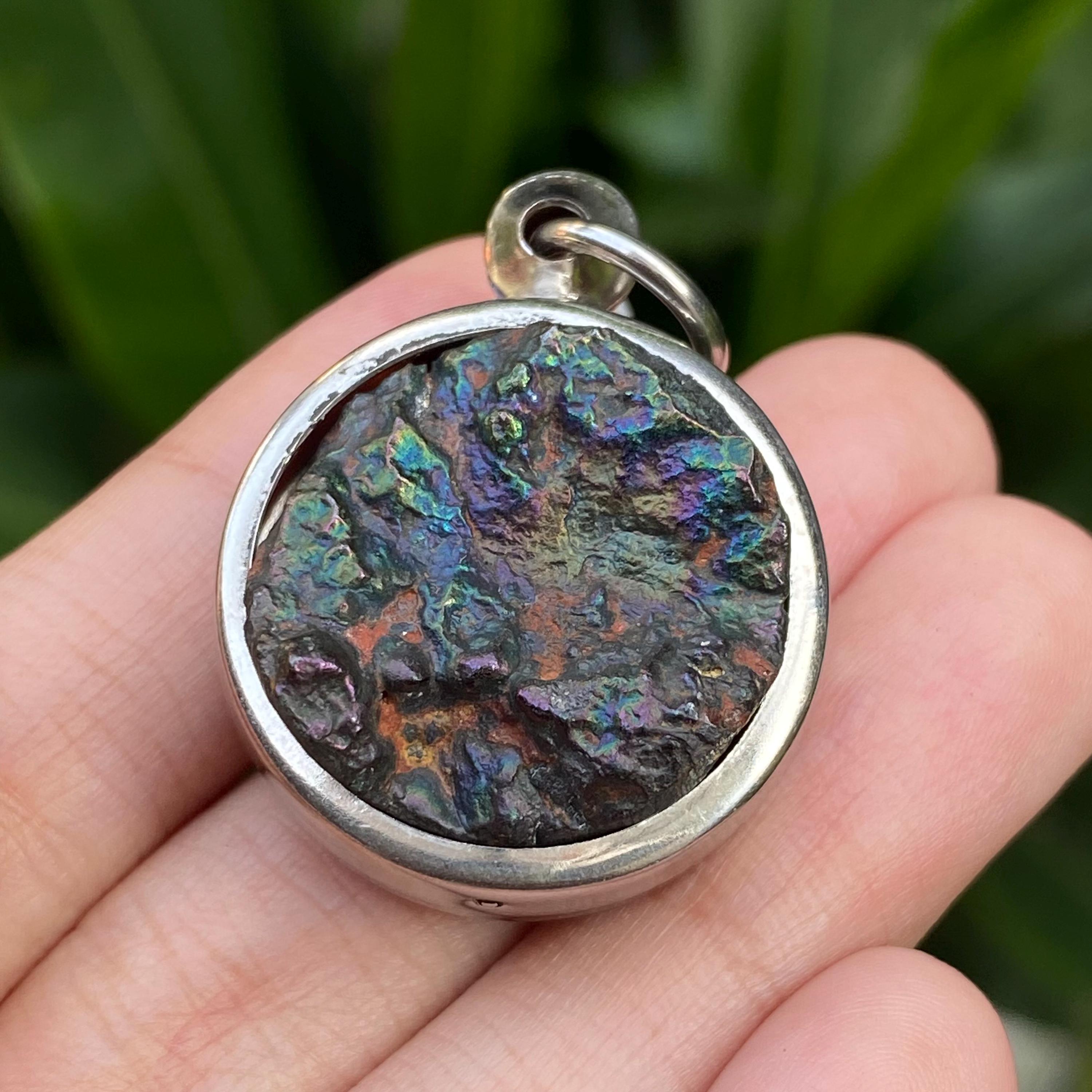 LEK LAI 神聖レクライ ペンダント レア タイ ブラック お守り THAI Natural Lek Lai Stone Pendant Thailand Sacred Amulet Protection