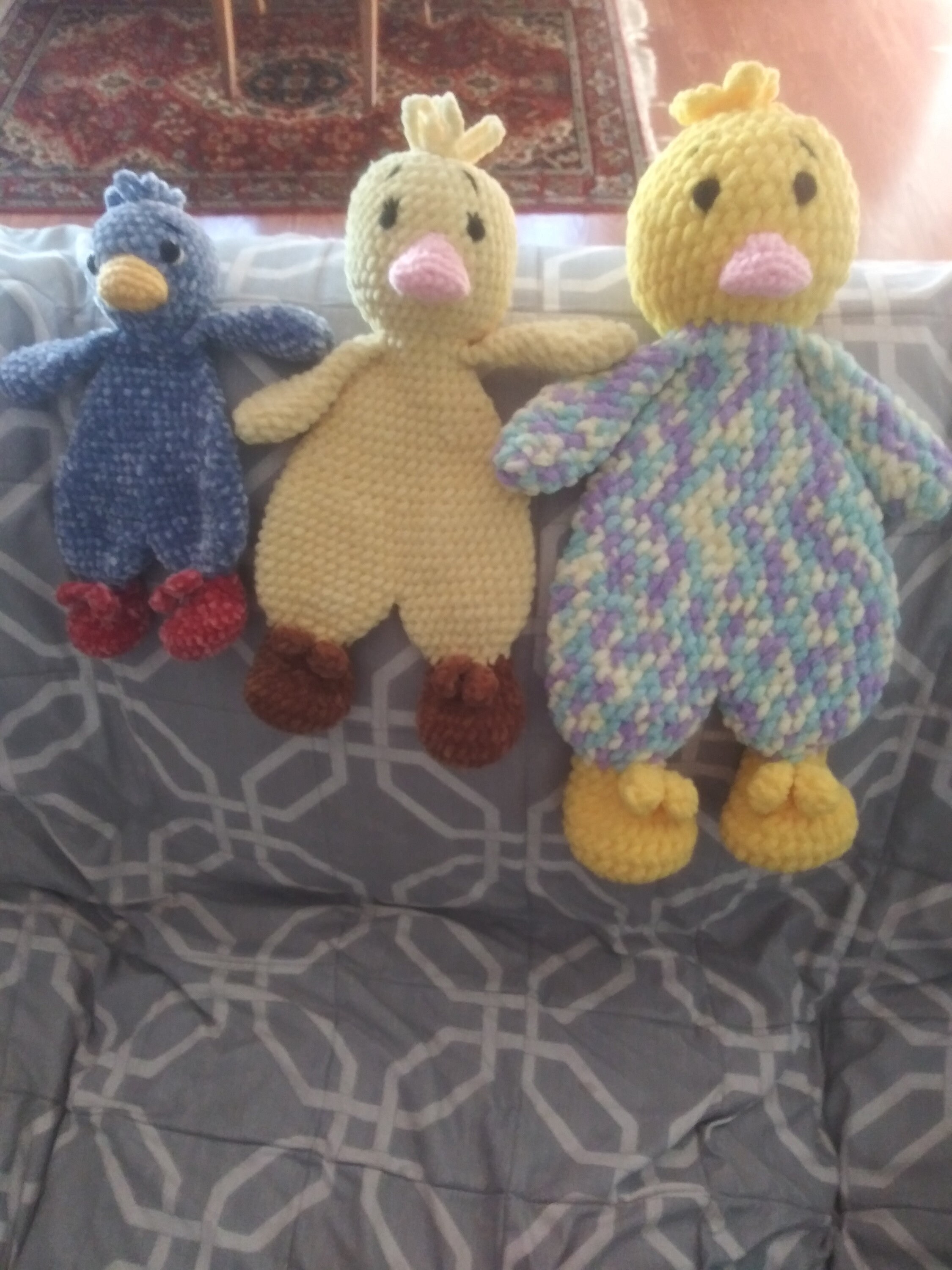 かぎ針編みのアヒルのぬいぐるみパターン：あみぐるみベビー布団（PDF