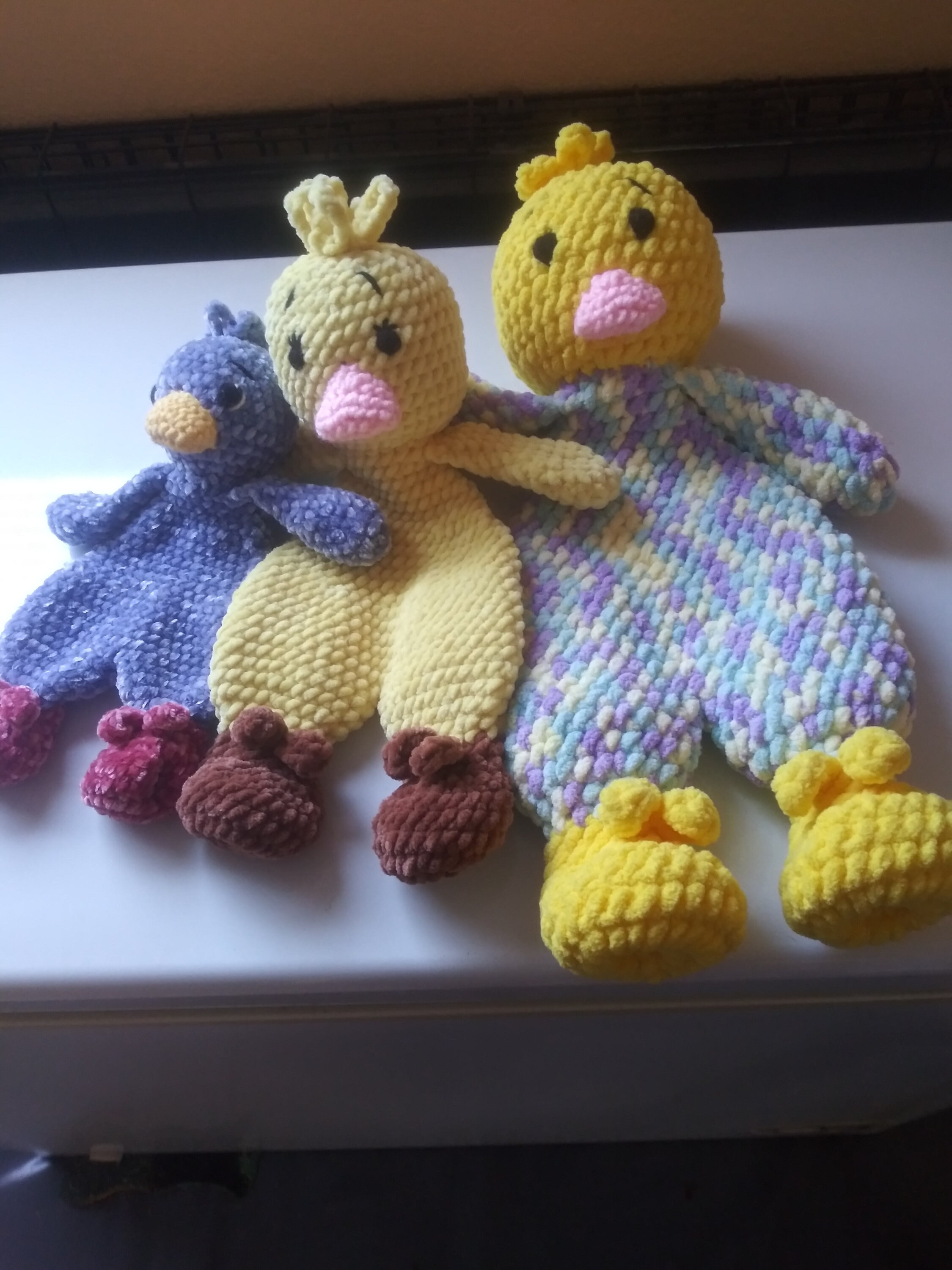 かぎ針編みのアヒルのぬいぐるみパターン：あみぐるみベビー布団（PDF