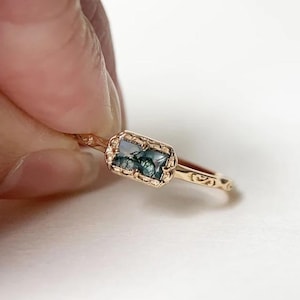 Anillo de bodas de ágata musgosa natural, oro amarillo, estilo art déco, único anillo de aniversario de ágata verde con corte baguette, joyería delicada, regalo para ella