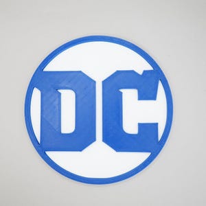 Decoración artística con logotipos impresos en 3D de superhéroes de DC, logotipos de DC Comics impresos en 3D, letreros de exhibición con logotipos de cómics impresos en 3D, decoración del hogar impresa en 3D
