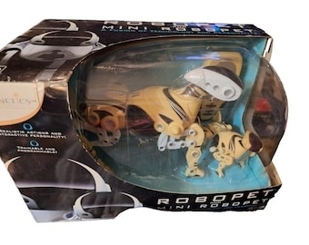 Wow-wee Mega-byte: the Hound Droid 1999 Futuristic Remote Pet Dog