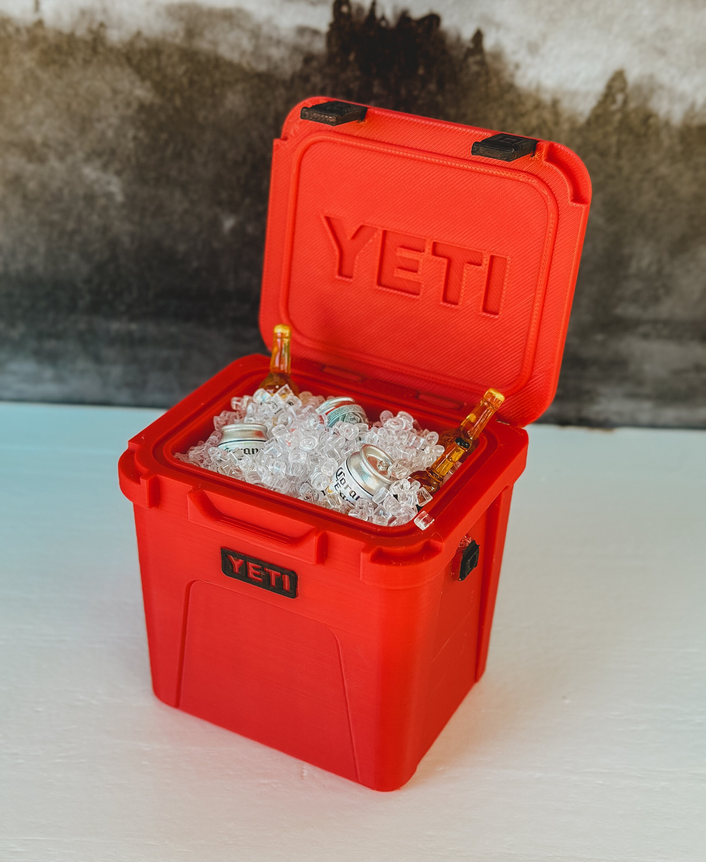 Mini 3D Printed Yeti Roadie Cooler Figurine Small Storage -  Norway