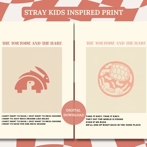 Puede incluir: Una descarga digital imprimible con una ilustración rosa y blanca de una tortuga y una liebre. El texto "The Tortoise and the Hare" está en la parte superior de la imagen. El texto "Stray Kids Inspired Print" está en la parte superior de la imagen. El texto "Digital Download" está en el centro de la imagen. El texto "I don't want to rush, I just want to mess around. I want to just mess around like Holeu. I don't want to rush, I just want to mess around. I want to have fun and mess around." está en la parte inferior izquierda de la imagen. El texto "Take it easy, take it easy. They say the world is round. Even if we rush, we'll end up right back in the same place." está en la parte inferior derecha de la imagen.