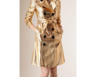 ゴールドメタリックレザートレンチコート｜ダブルブレスト、ベルト付き