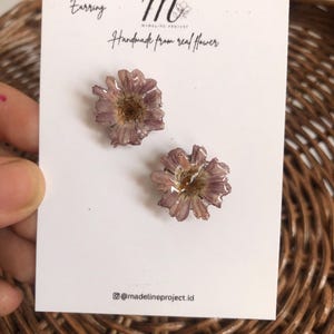 Echte Baby Aster Blütenohrstecker | Handgemachte konservierte Aster Blumenharz-Ohrringe, getrocknete Blumen Ohrstecker, Geschenk für sie