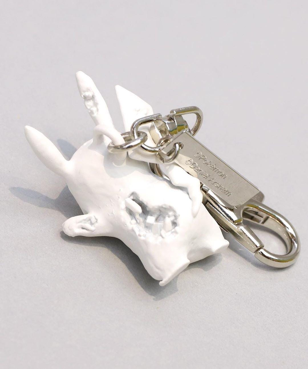 Daniel Arsham x Pokemon x 2G TOKYO Mew Keychain White - SS22