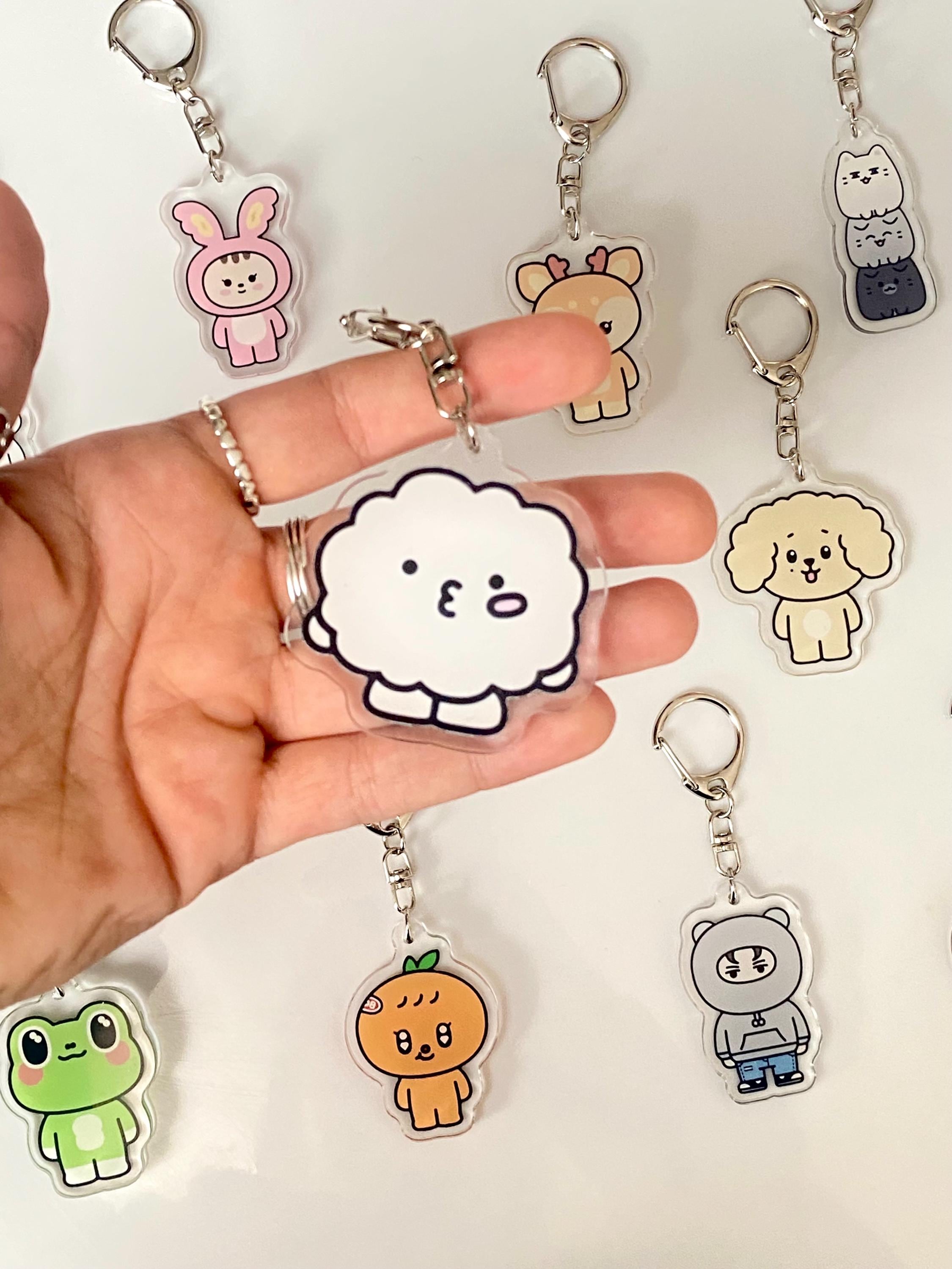 非公式SEVENTEENミニキーホルダー、Kポップアクリルキーホルダー、K