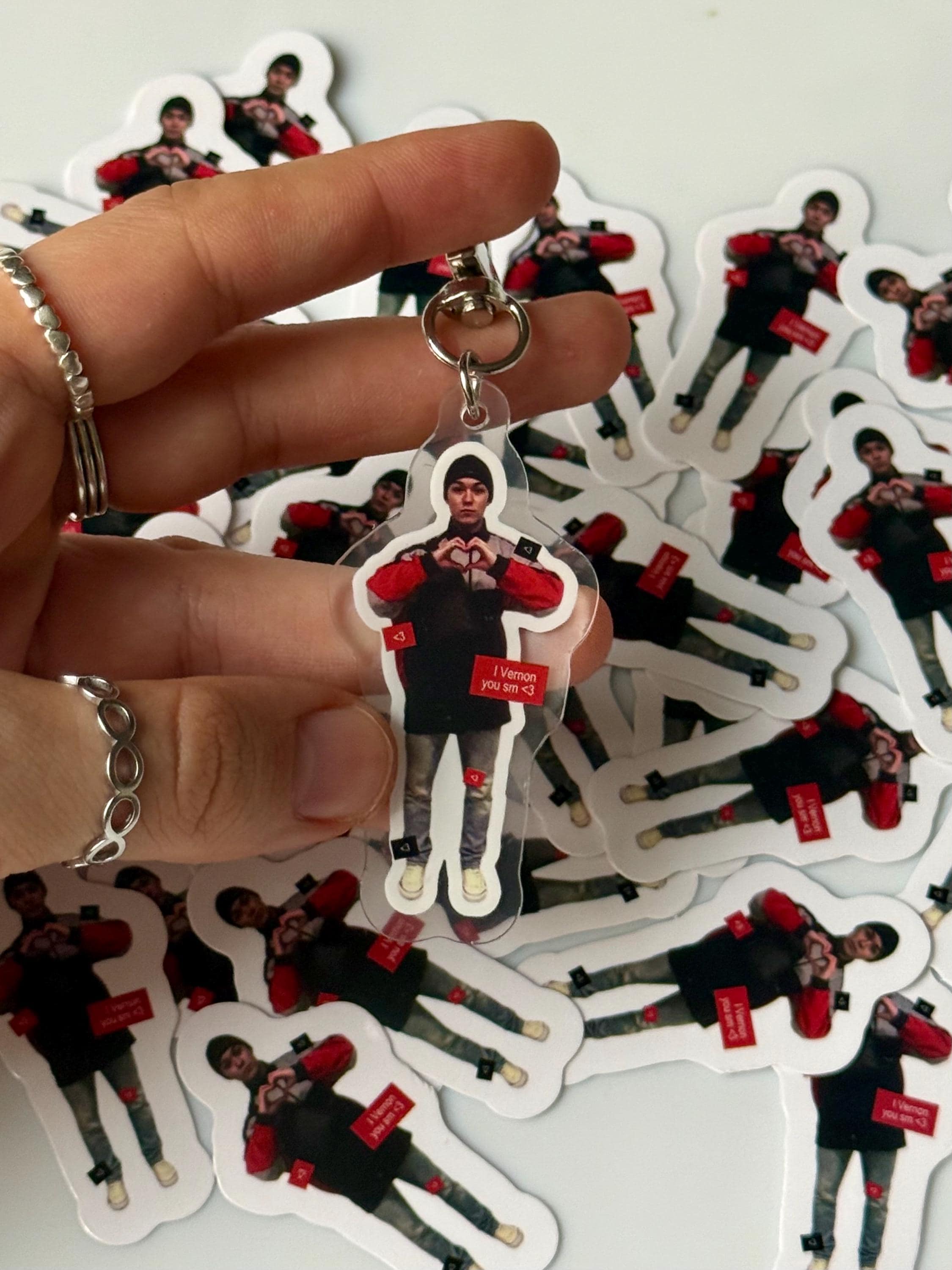 Vernon Seventeen - Etsy Canada