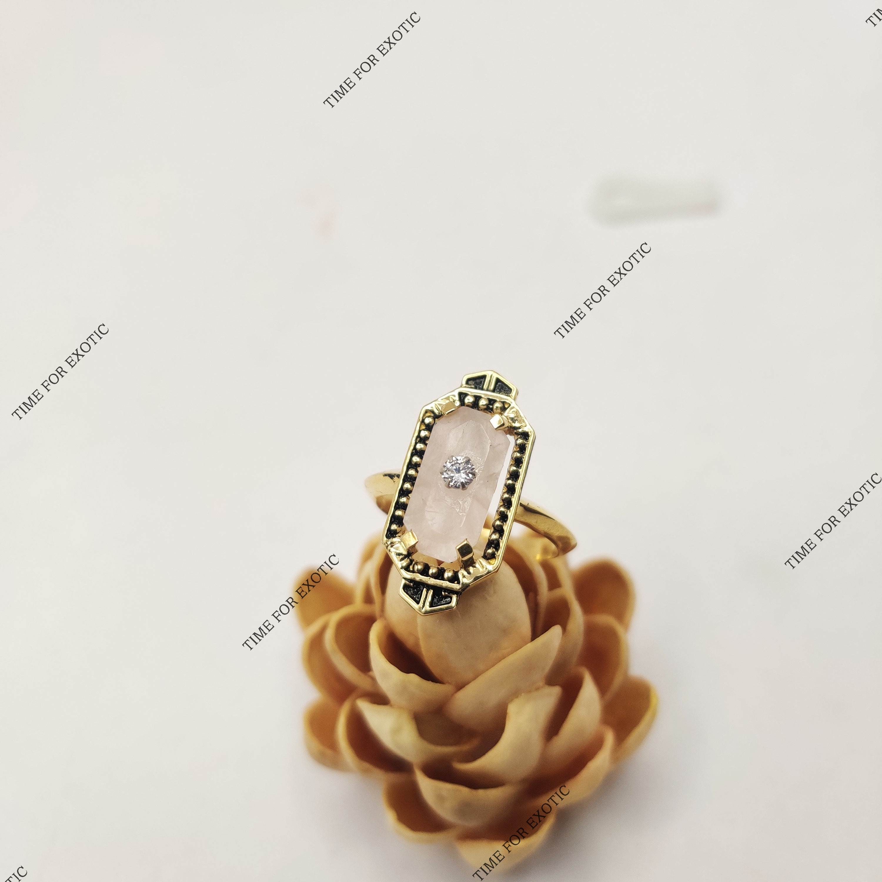 Bague Vintage Signée Avon - Dorée Avec Strass, Taille Environ 54/55, Occasion