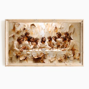 以下が含まれることがあります： 最後の晩餐を描いた、テクスチャ加工が施された額入りの絵画。テーブルを囲む人物たちが描かれ、明るい色使いが特徴です。絵画は長方形の明るい色の木製フレームに入っています。