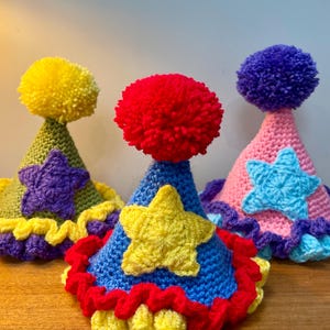 Handmade, reusable crochet birthday/ party hat (clown hat) - customisable image 4