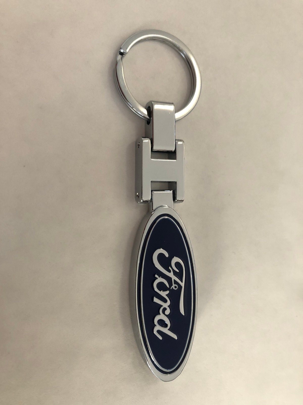 ontto Smart Schlüsselhülle Autoschlüssel Hülle Passt für Ford Ford Territory  EV 3 Tasten Fernbedienung Cover PVC Metall Schutzhülle Etui  Schlüsselanhänger-B Silber : : Auto & Motorrad