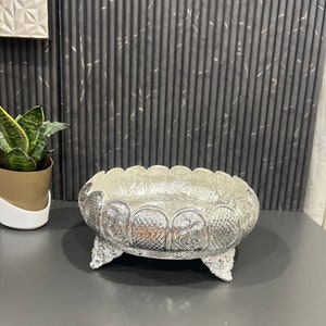 Duits zilveren handgegraveerde urli, urli voor decoratie, urli met standaard voor drijvende bloem en kaarsen, diwali-decor, gratis expreslevering