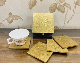 Juego de 6 posavasos de madera de latón con caja en relieve: accesorios de bar vintage