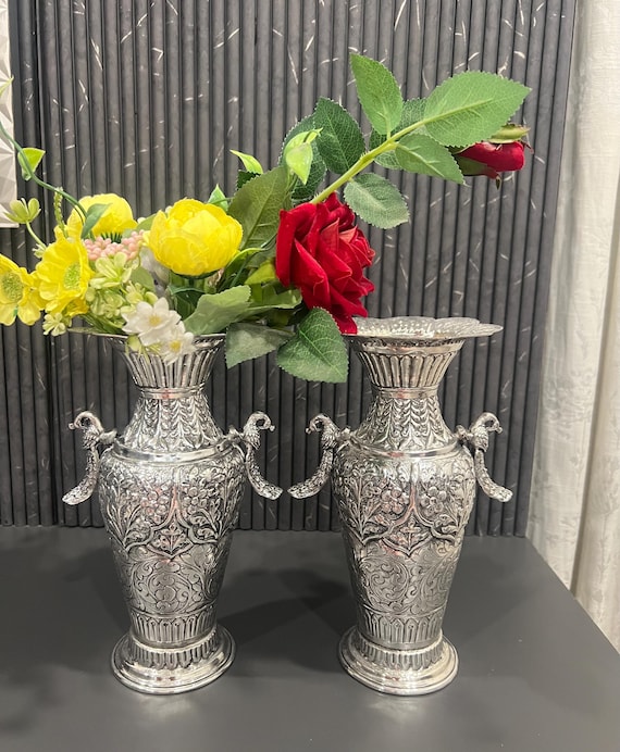 Silberne Blumenvase: Kunstvolle Blumenvase, Home Decor, Dekoration, Blumentopf