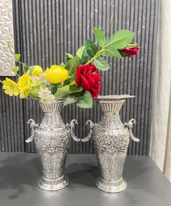 Silberne Blumenvase: Kunstvolle Blumenvase, Home Decor, Dekoration, Blumentopf