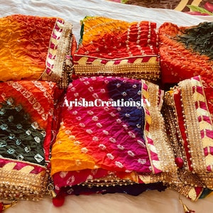 Bandhani Bandhej Dupatta di seta: tradizionale sciarpa da sposa indiana