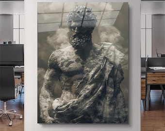 Pode incluir: Impressão emoldurada de uma estátua clássica de um homem musculoso com barba e cabelo encaracolado. A obra de arte é em tons de cinza e branco, com um fundo nublado. O homem está envolto em uma vestimenta semelhante a uma toga, evocando a arte grega antiga.