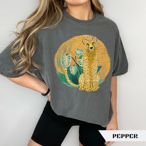Leopard Shirt| Comfy Oversized Shirt| Leopard T-Shirt,|Trendy Tee| Gift for tween| Gift For Wife| Leopard shirt for daughter| gift for mom