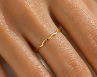 Gold Wave Ring • Minimalist Stacking Ring • 14k Gold Fill Ring • Dainty Wavy Ring • Thin Gold Band • Modern Jewelry Gift • Beach Jewelry
