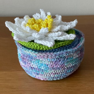 Crochet Flower Lamp, Lily Desk Lamp, Crochet Lily of the Valley, Crochet  Flowers, Handmade Flower Lamp, Knitted Lily, Flower Night Light 