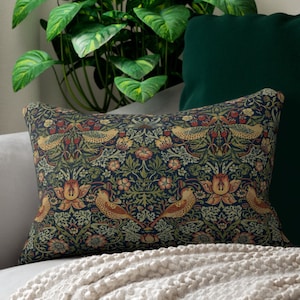 Poduszka lędźwiowa William Morris - Strawberry Thief, kanapa, sofa, mcm, kolonialny, nowoczesny z połowy wieku, sztuka i rzemiosło, rzemieślnik, boho