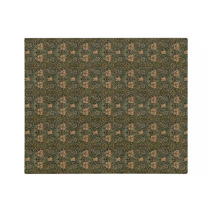 William Morris velveteen blanket - Honeysuckle, plush, flower, green, arts and crafts, floral, colonial, mission, minky, great for snuggling Bild 6