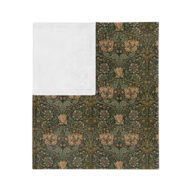 William Morris velveteen blanket - Honeysuckle, plush, flower, green, arts and crafts, floral, colonial, mission, minky, great for snuggling Bild 3