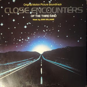 Close Encounters of the Third Kind - Original Motion Picture Soundtrack.  Vintage 1977 Vinyl LP.  FREE SHIPPING!!!