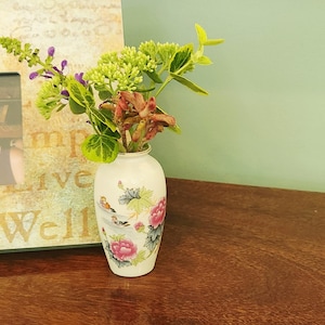 Mini Chinoiserie Vase - Mandarin Duck Vase - Porcelain Hand Painted Miniature Vintage Vase