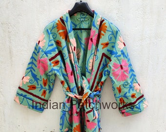 Abrigo de invierno abrigado, abrigo para mujer, chaqueta kimono acolchada de algodón indio con bordado Suzani, regalo para mujer.