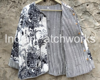 Giacca trapuntata Kimono corto Le donne indossano un nuovo stile Cappotto di fiori in bianco e nero Tessuto stampato a mano indiano